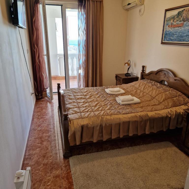 Villa Izvor - Dvokrevetna Soba sa Bračnim Krevetom i Balkonom - 5
