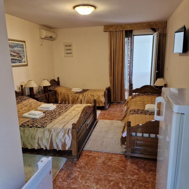 Villa Izvor - Četvorokrevetna Soba sa Balkonom - 6