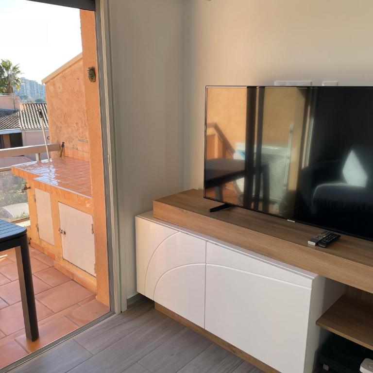 Appt T2 refait à neuf - vue mer dans résidence avec piscine - Appartamento - 13