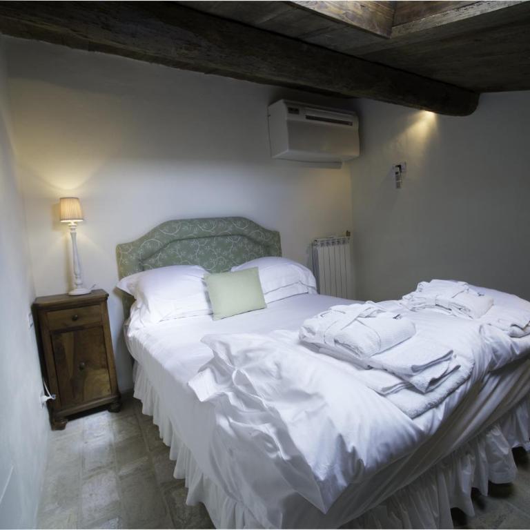 Tenuta Santo Pietro - Camera Standard Matrimoniale/Doppia con Letti Singoli - 1