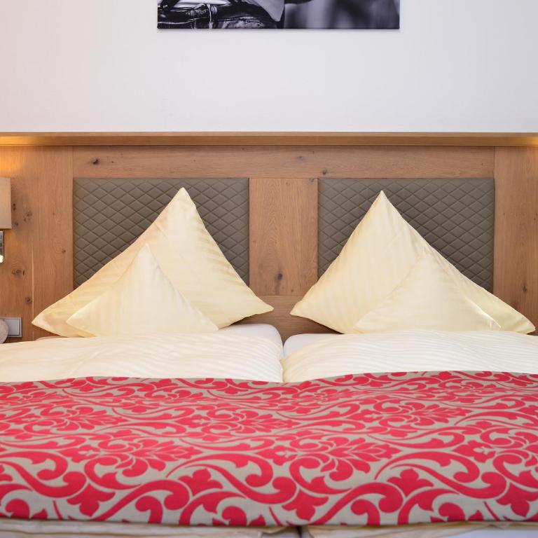Parkhotel Burgmühle - Deluxe Doppelzimmer mit Balkon - 3