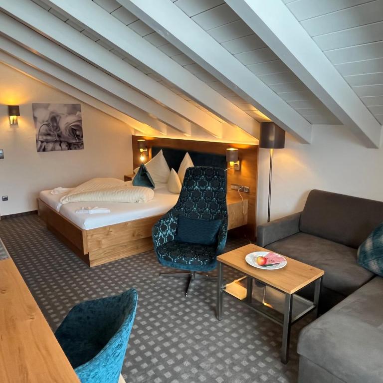 Parkhotel Burgmühle - Doppelzimmer mit Balkon - 5