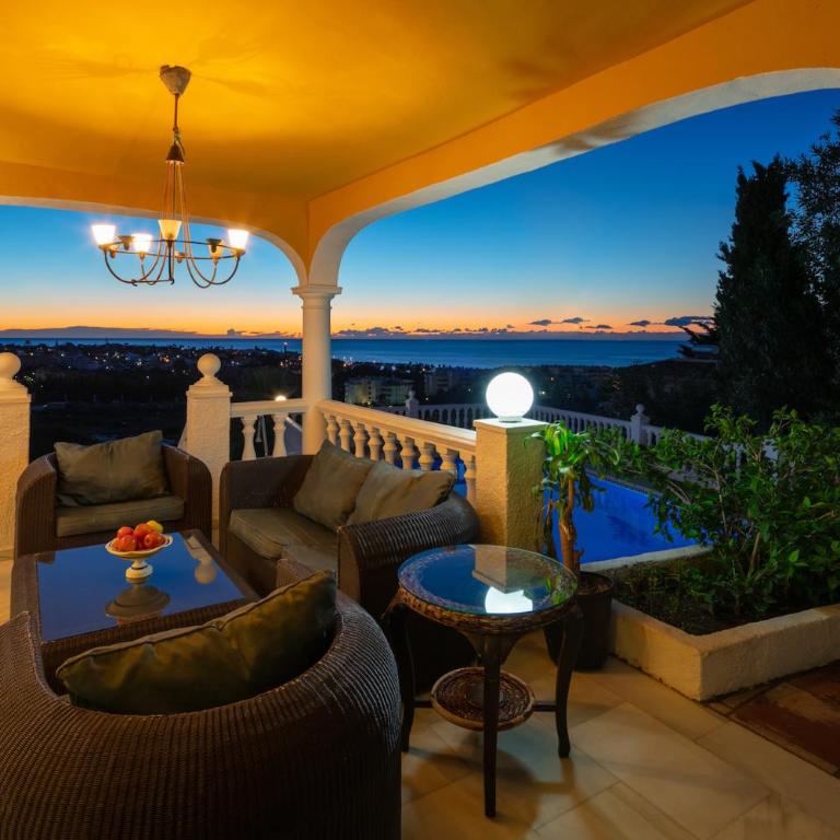 Large Family Villa 500m From Beach with Stunning Views - 6 bedroom Villa - 4