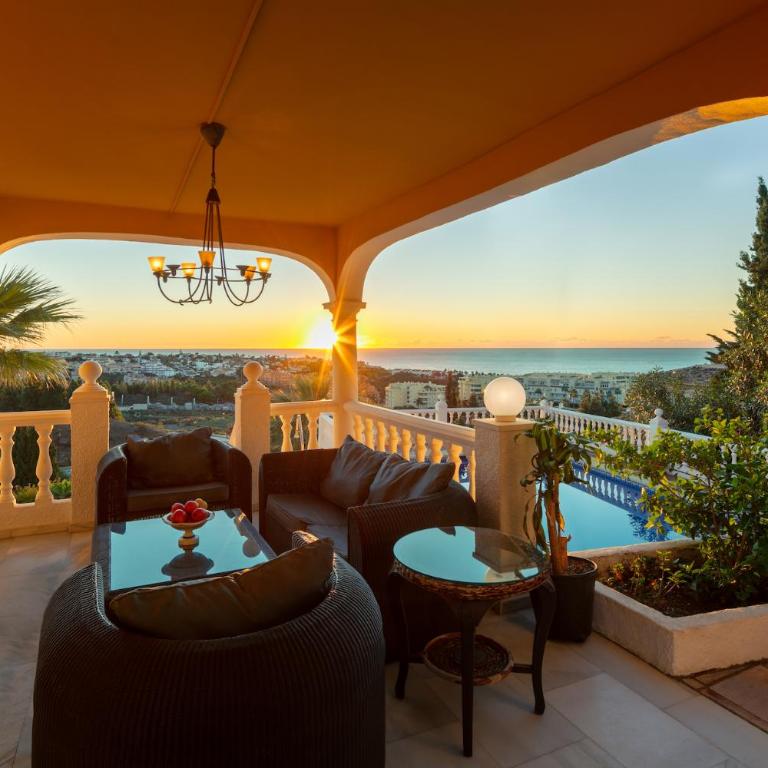 Large Family Villa 500m From Beach with Stunning Views - 6 bedroom Villa - 7