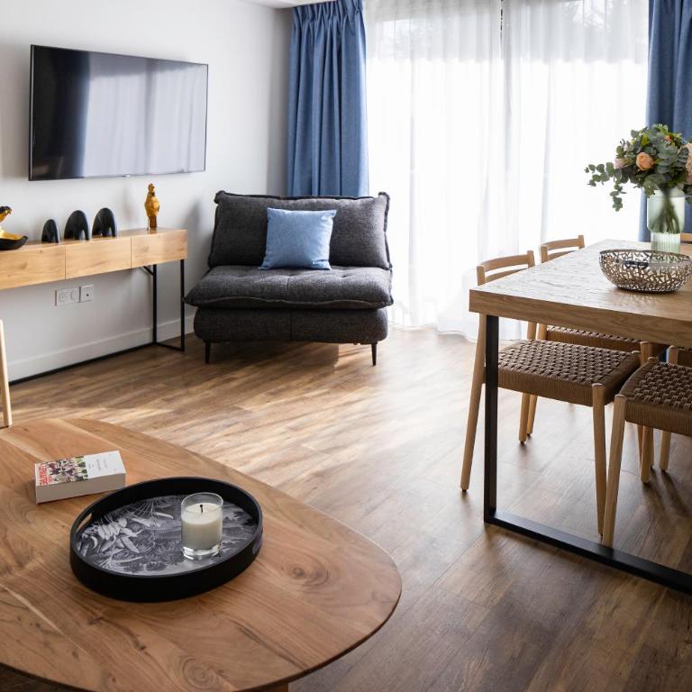Résidence Carlton - Rénovée avec Piscine - Suite Supérieure - Vue sur Mer - 17