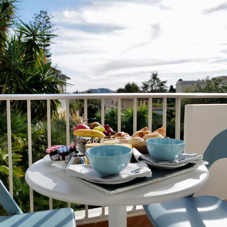 Résidence Carlton - Rénovée avec Piscine - Studio - Vue sur Mer - 10