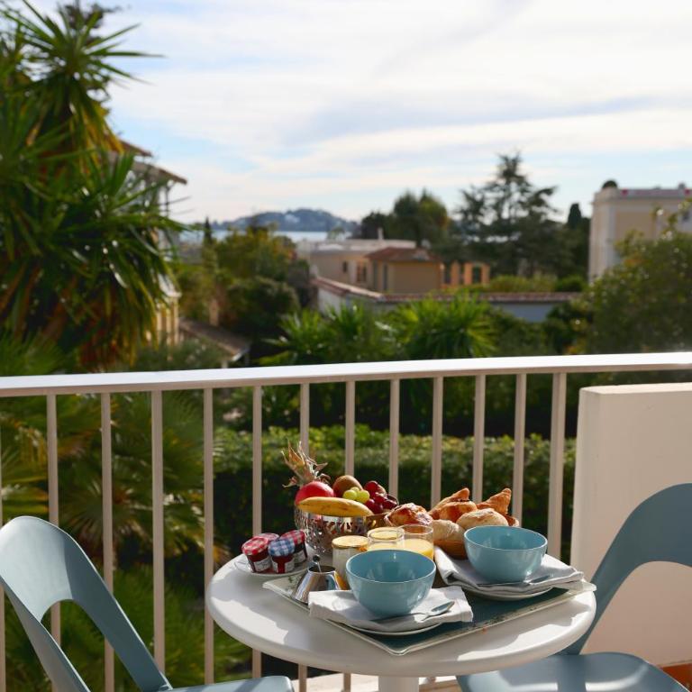 Résidence Carlton - Rénovée avec Piscine - Studio - Vue sur Mer - 12