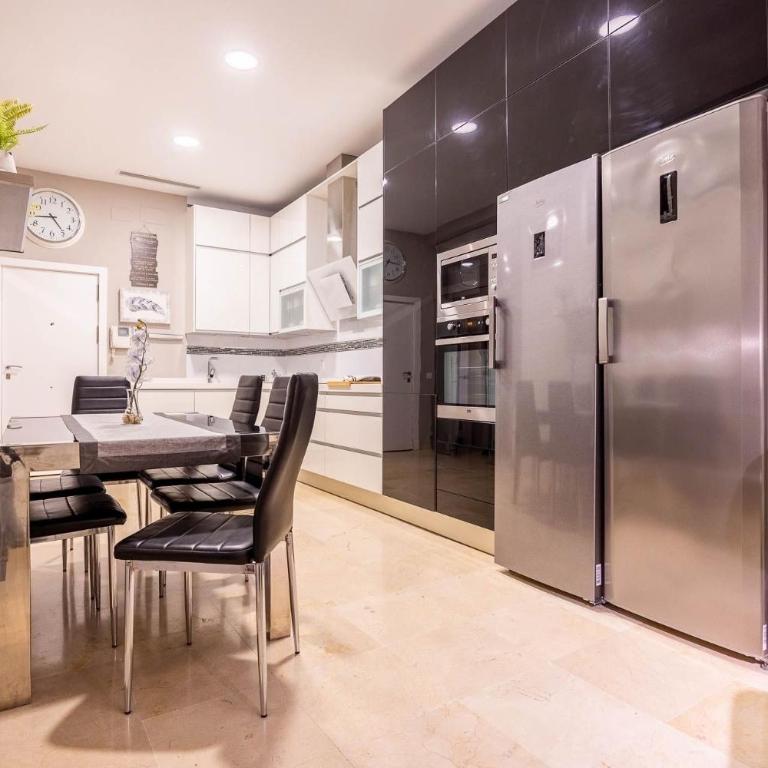 Luxe Town Hall - Two-Bedroom Apartment - 37