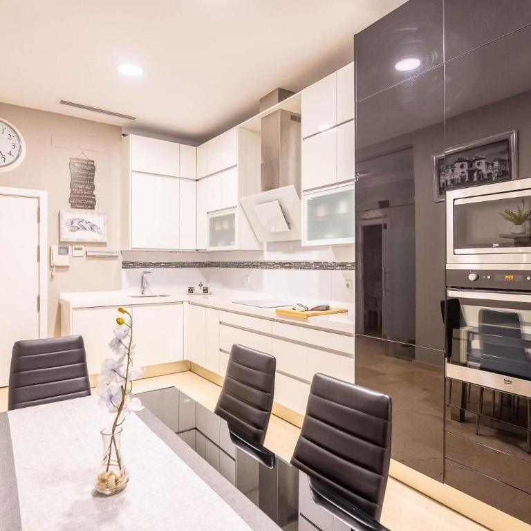Luxe Town Hall - Two-Bedroom Apartment - 30