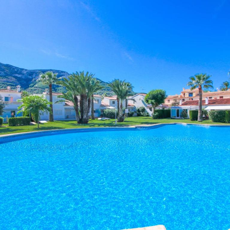 Residencial El Cortijo by CARLOSFERIEN - Bungalow Deluxe con vistas al jardín - 1