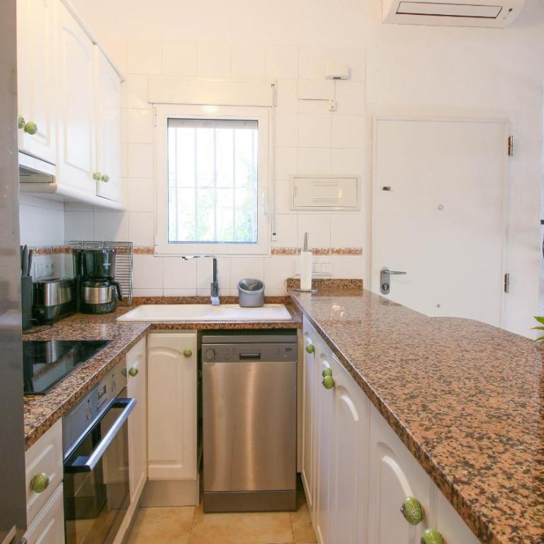 Residencial El Cortijo by CARLOSFERIEN - Bungalow Deluxe con vistas al jardín - 14