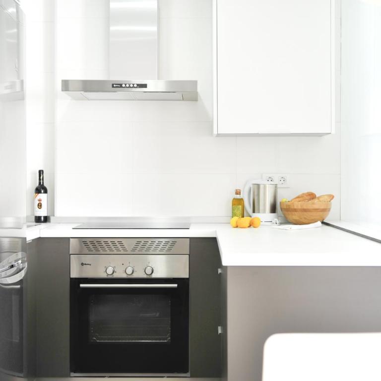 Smart Suites Albaicin - Two-Bedroom Apartment - 1