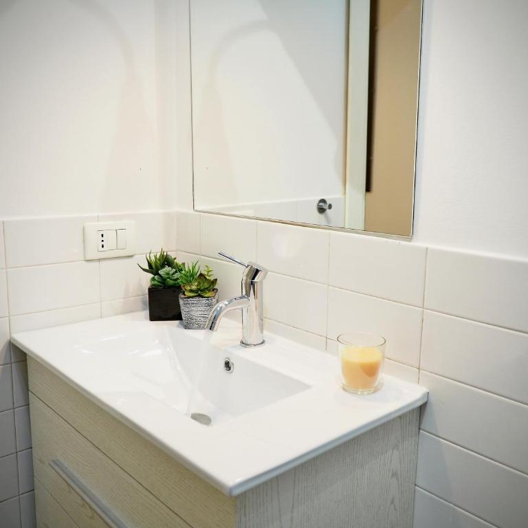 DIMORA DEL PRINCIPE AMBA ALAGI 18 - St Marittima - GENOVABB IT - Two-Bedroom Apartment - 8
