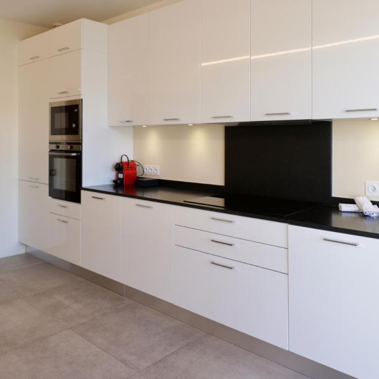 Résidence Carlton - Rénovée avec Piscine - Appartement - Vue sur Mer - 11