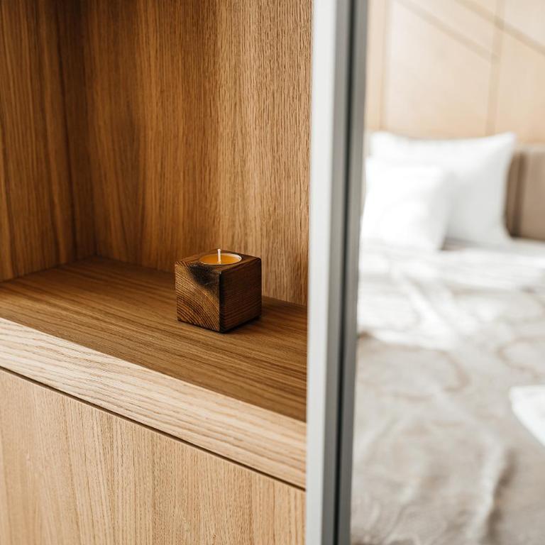 Lustica Apartments Marina Bay - Deluks Dvokrevetna Soba sa Bračnim Krevetom i Pogledom na More - 5