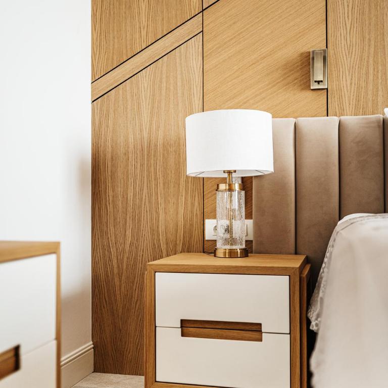 Lustica Apartments Marina Bay - Deluks Dvokrevetna Soba sa Bračnim Krevetom i Pogledom na More - 6