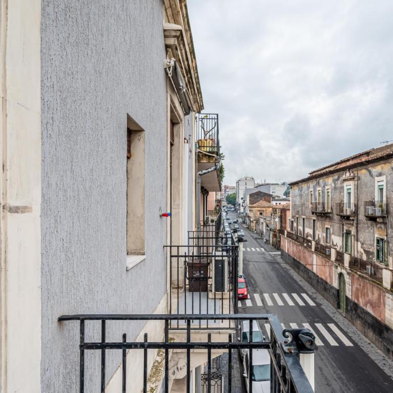 GuestHost - Catania Central and Comfy Apartment - One-Bedroom Apartment - 21