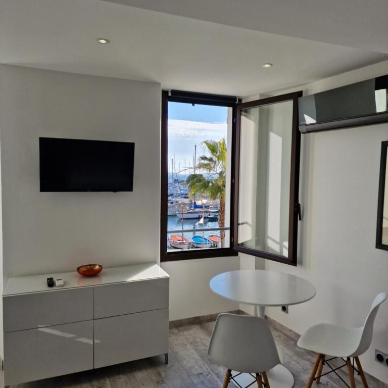 Sanaritz - Deluxe Studio with Sea View - 10