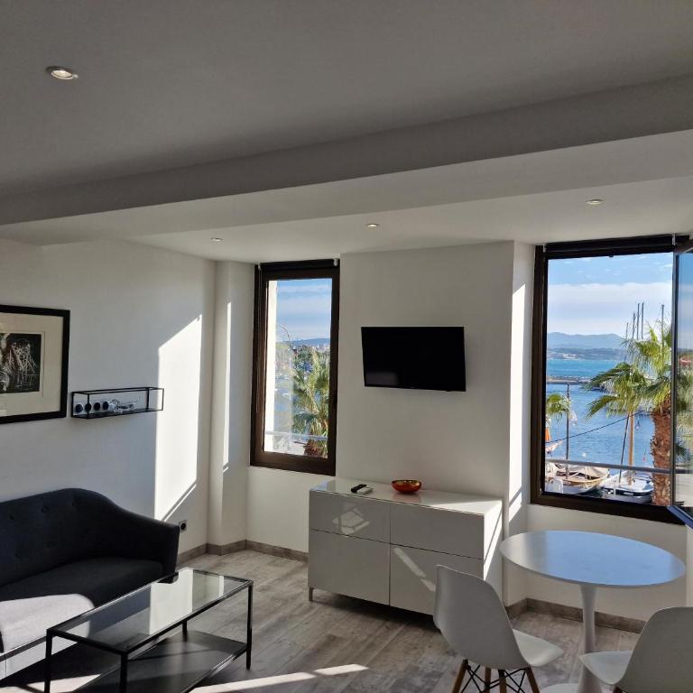 Sanaritz - Deluxe Studio with Sea View - 3