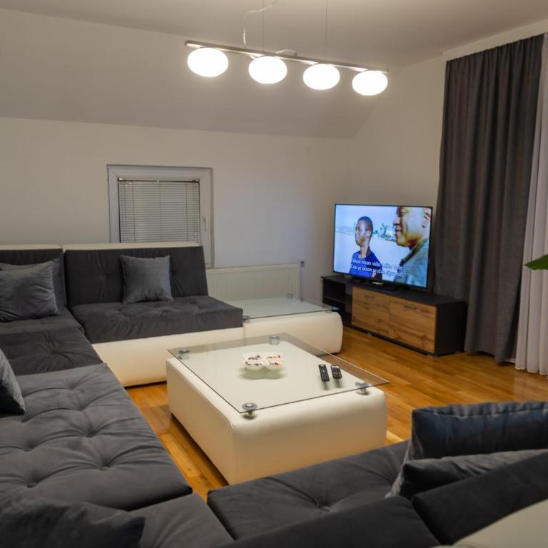 Grand Lux Apartmani Pale - Three-Bedroom Apartment - 1