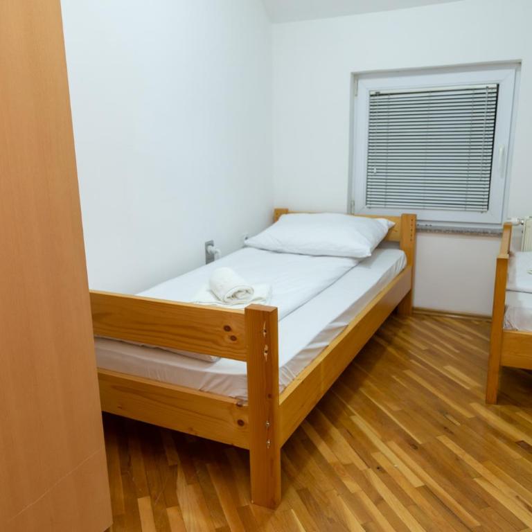 Grand Lux Apartmani Pale - Three-Bedroom Apartment - 12