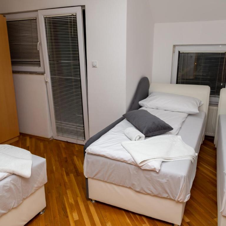 Grand Lux Apartmani Pale - Three-Bedroom Apartment - 16