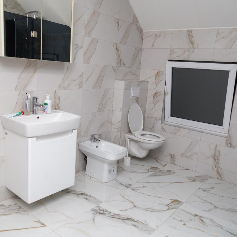 Grand Lux Apartmani Pale - Three-Bedroom Apartment - 8