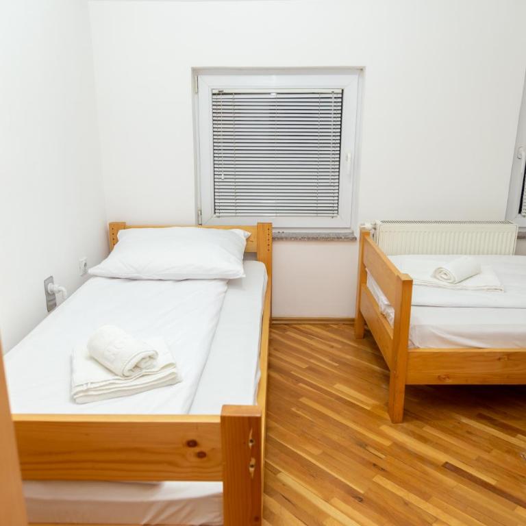 Grand Lux Apartmani Pale - Apartman sa 3 Spavaće Sobe - 17