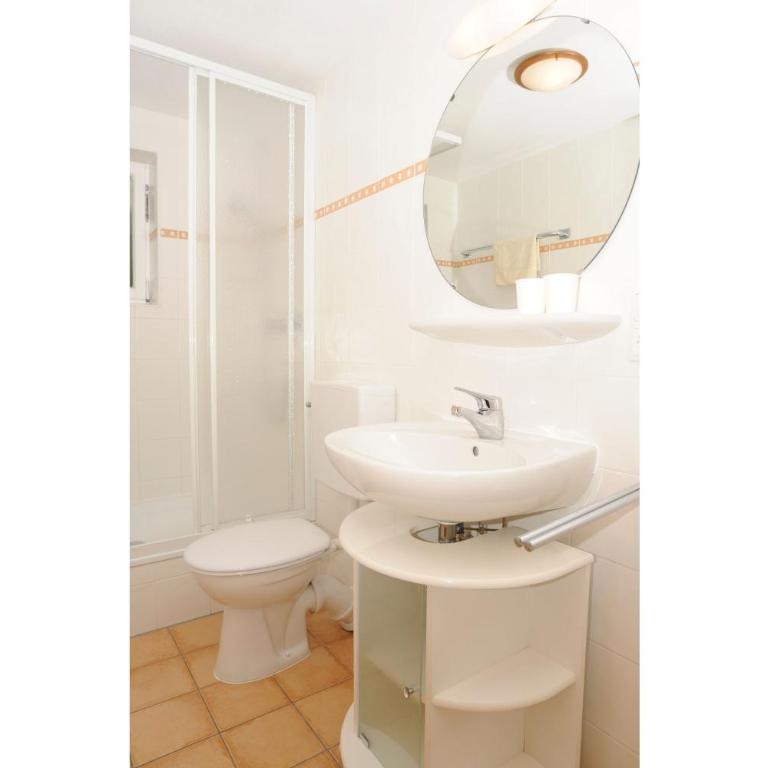 Gschwenderhaus Ferienwohnungen - Apartment mit 3 Schlafzimmern und Balkon - 8