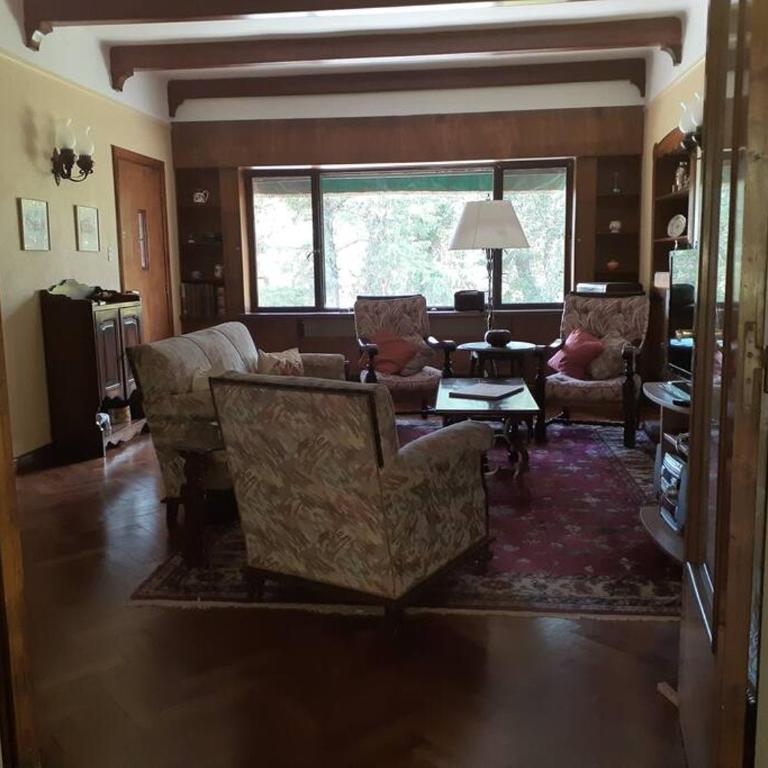 Amplia Casona de Estilo en La Falda - Casa de 4 dormitorios - 35