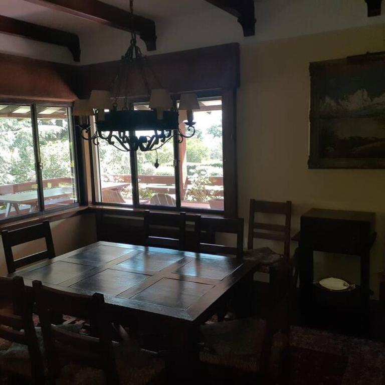 Amplia Casona de Estilo en La Falda - Four-Bedroom House - 46