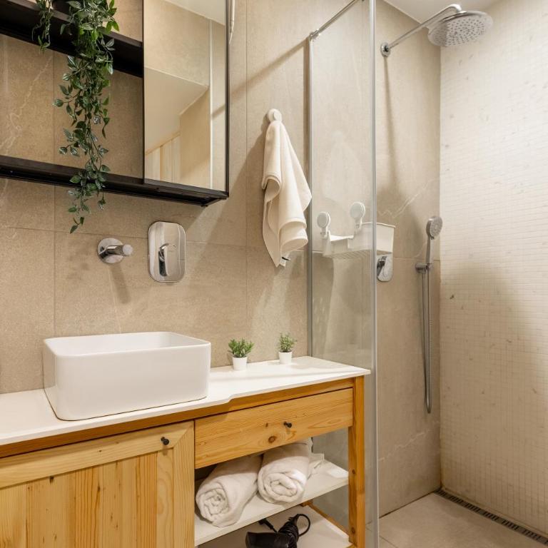 Old Port Riverside Apartments in City Center - Dupleks Studio - 13