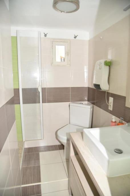 Rez de chaussée de Villa Marseille 9ème - Appartement 1 Chambre - 16