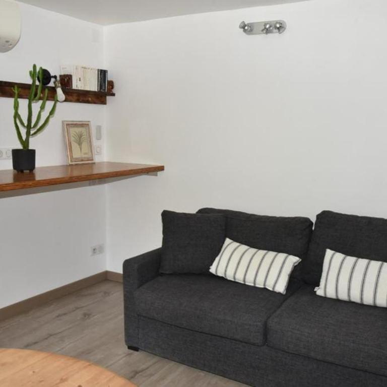 Rez de chaussée de Villa Marseille 9ème - Appartement 1 Chambre - 4