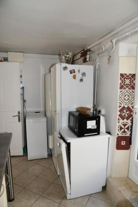 Rez de chaussée de Villa Marseille 9ème - Appartement 1 Chambre - 21