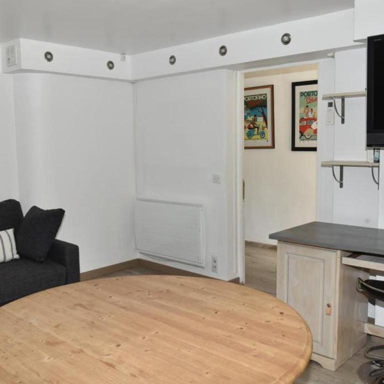 Rez de chaussée de Villa Marseille 9ème - Appartement 1 Chambre - 9