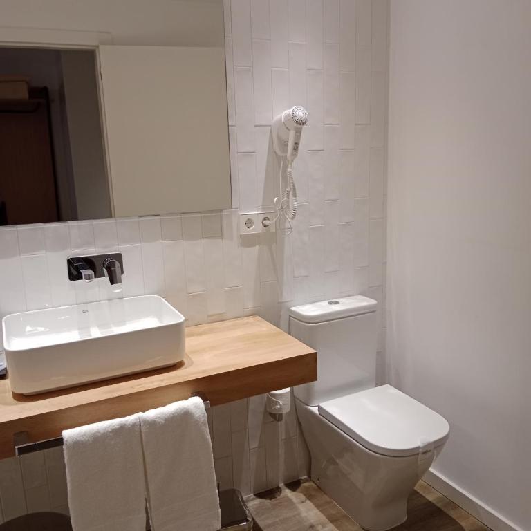 Hotel Conqueridor - Double or Twin Room - 1