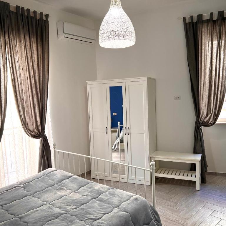 Vico Longo 25 - Ensuit flat in the heart of Naples - Two-Bedroom Apartment - 11