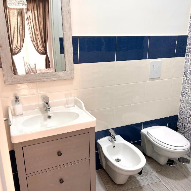 Vico Longo 25 - Ensuit flat in the heart of Naples - Two-Bedroom Apartment - 18