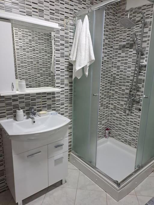 Enjoy traveling - One-Bedroom Apartment - 18