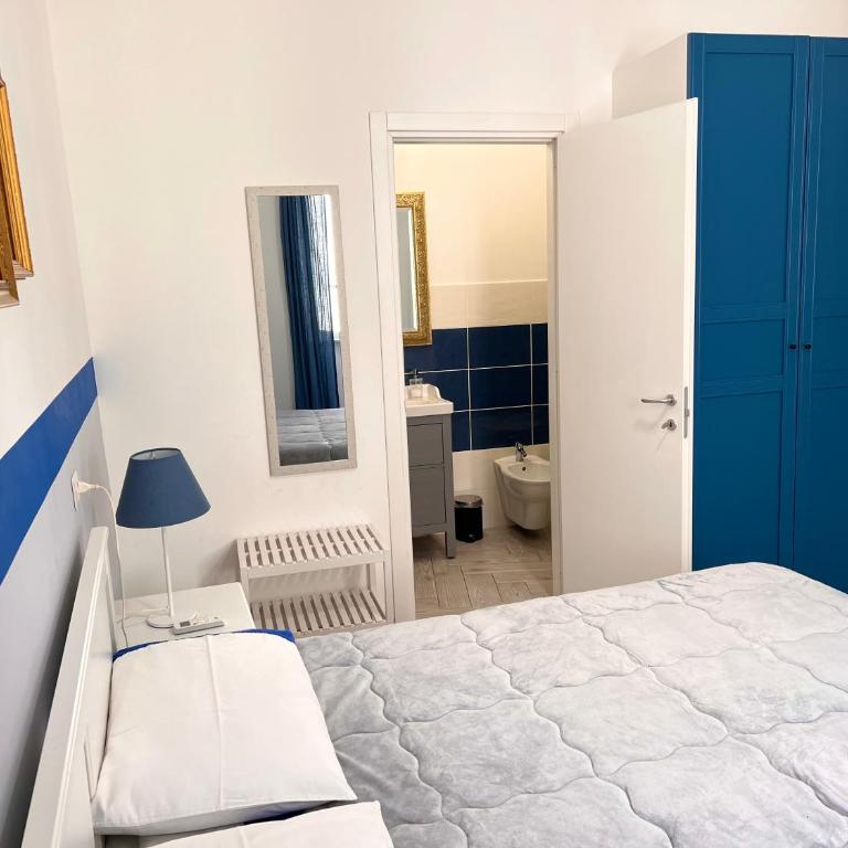 Vico Longo 25 - Ensuit flat in the heart of Naples - Two-Bedroom Apartment - 27