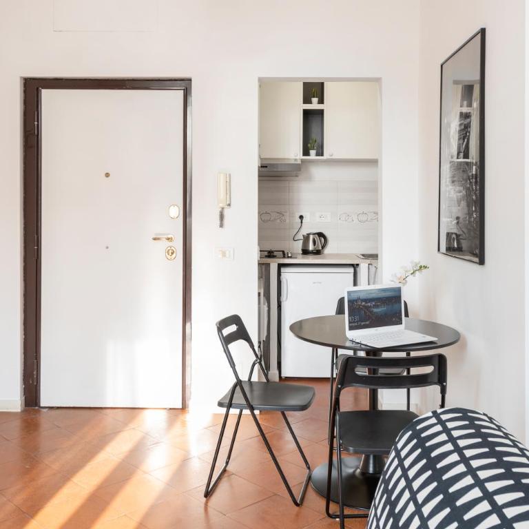 White Flat Termini - Monolocale Superior - 17