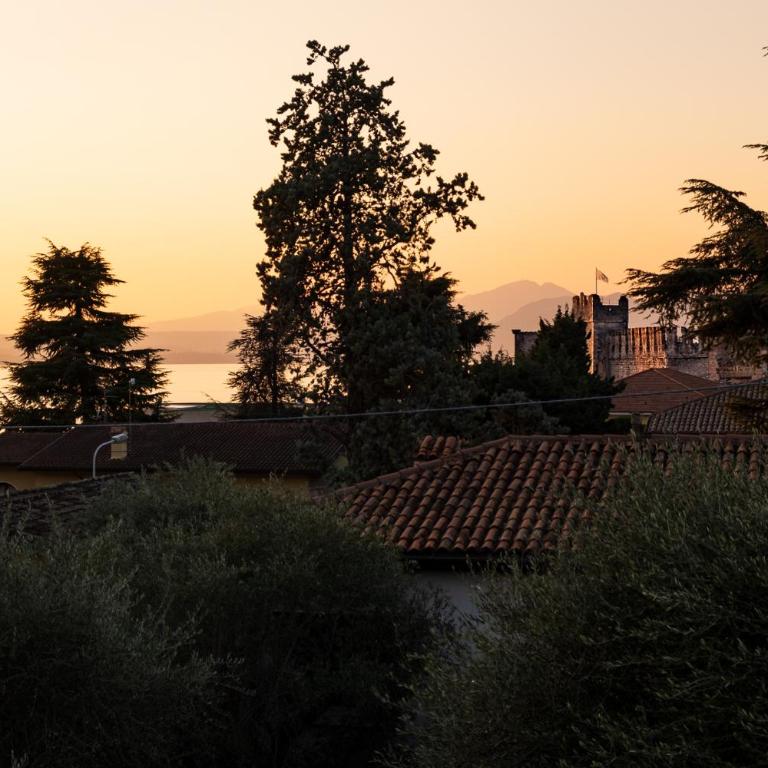 Riviera degli Ulivi - Terrace over the castle - Two-Bedroom Apartment - 11