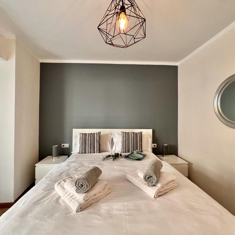 Downtown apartment by United renters - Three-Bedroom Apartment - 25