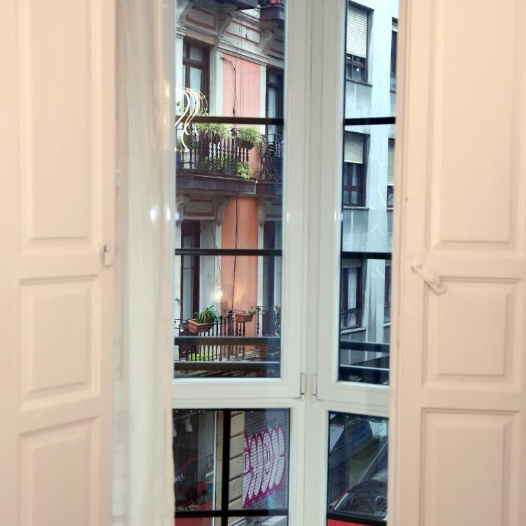 PISO EXCLUSIVO FRENTE AL CASCO VIEJO CON PARKING GRATIs - Apartment - 12