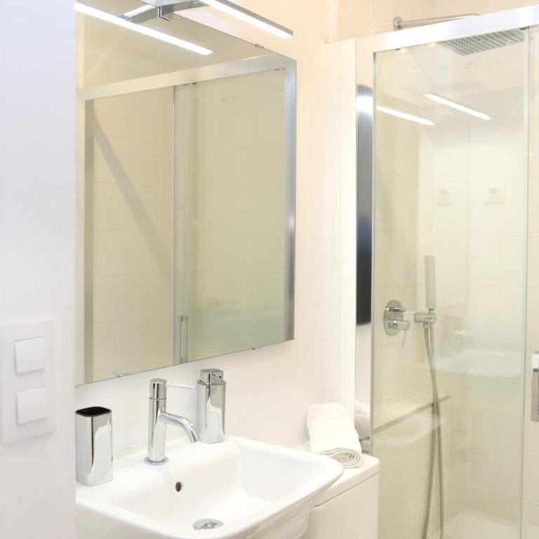 PISO EXCLUSIVO FRENTE AL CASCO VIEJO CON PARKING GRATIs - Apartment - 37