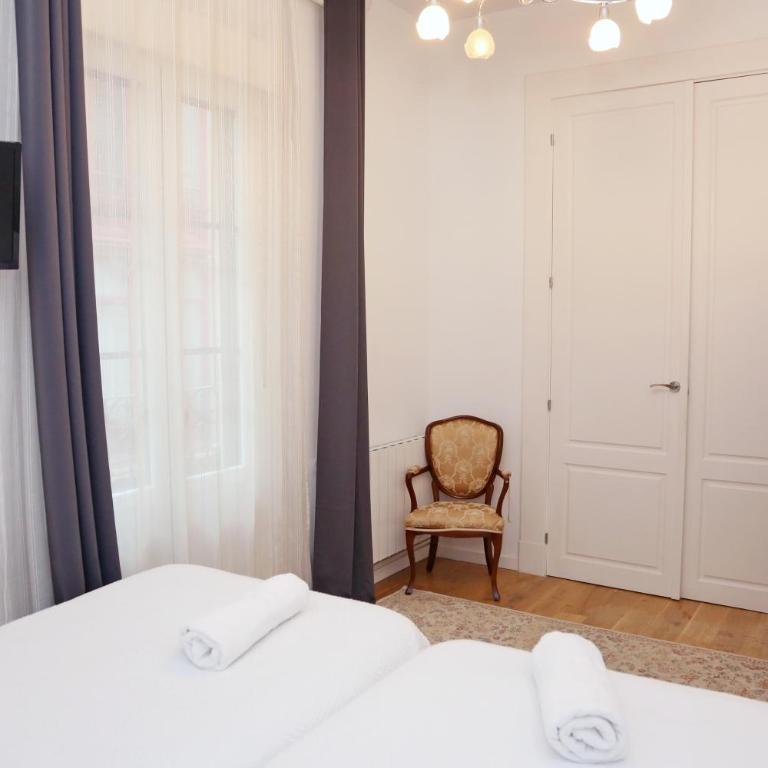 PISO EXCLUSIVO FRENTE AL CASCO VIEJO CON PARKING GRATIs - Apartment - 19