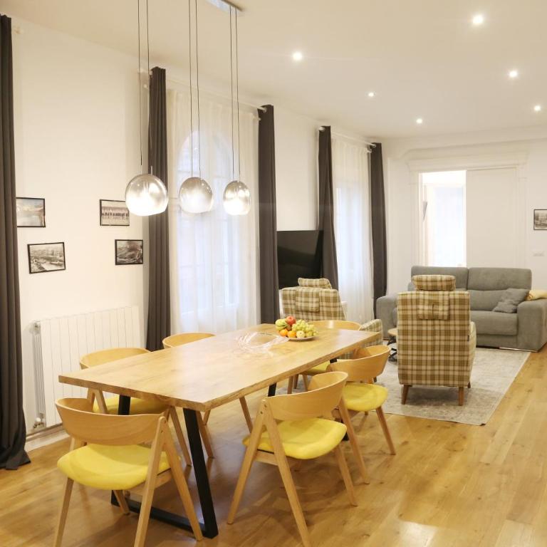 PISO EXCLUSIVO FRENTE AL CASCO VIEJO CON PARKING GRATIs - Apartment - 5