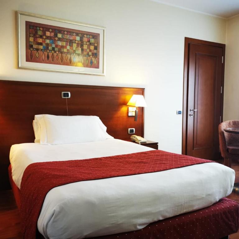 Holiday Inn Cagliari by IHG - Camera Matrimoniale con Letto a una Piazza e Mezza - Con Accesso Disabili - 3