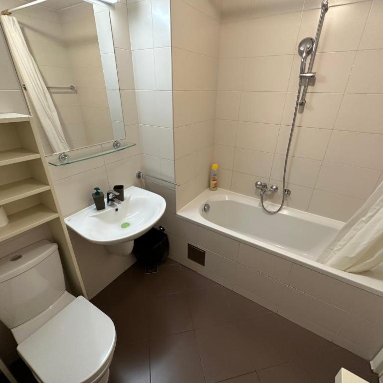 Nevena Belville Apartments - Apartman s 1 Spavaćom Sobom i Balkonom - Ulica Jurija Gagarina 14A - 4